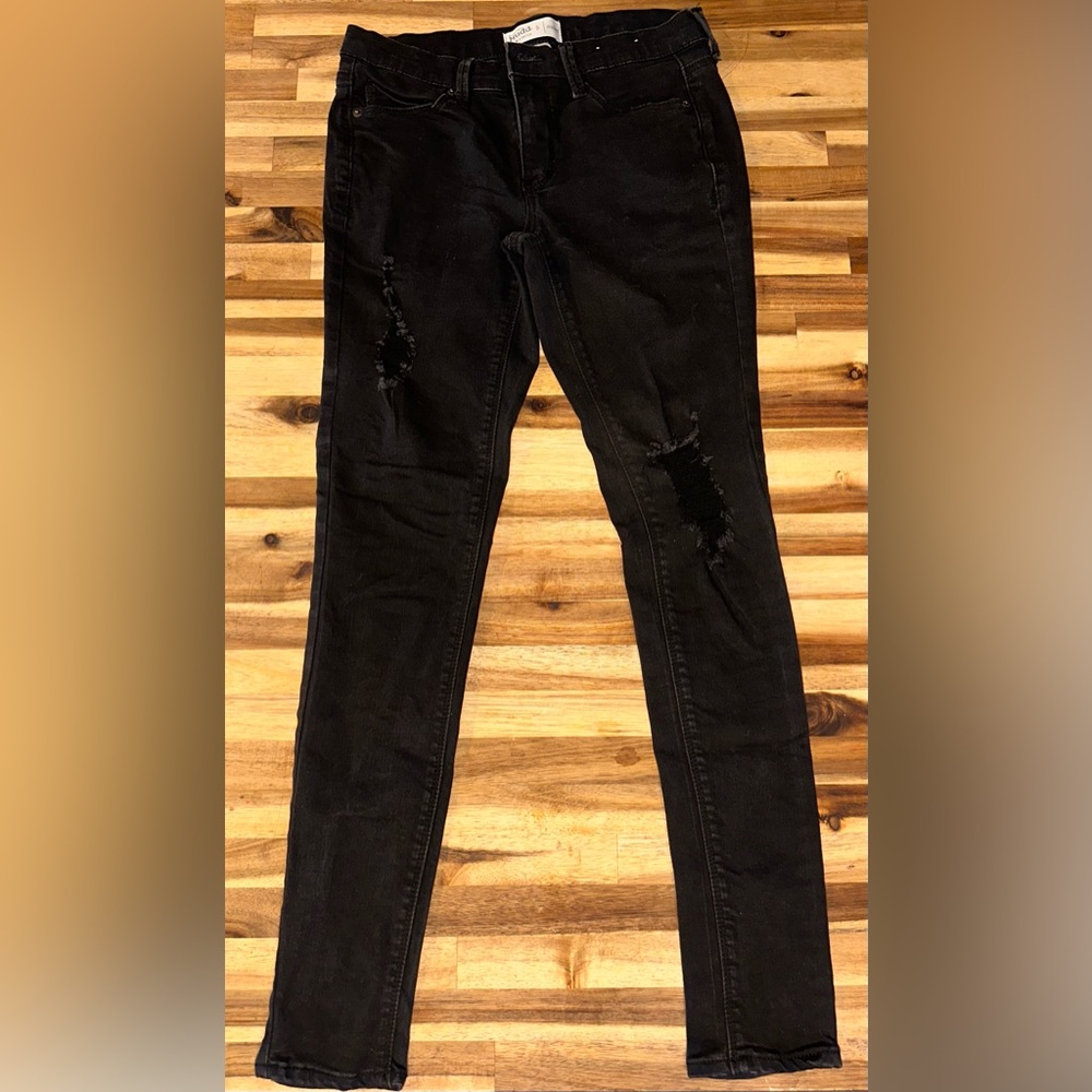 Juniors size 5 Black Jeggings!